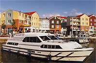 marina.jpg (13540 bytes)