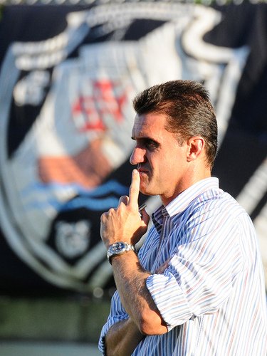 http://www.abn.com.br/fotosabn/20100124_vagner_mancini_ftdiv_marcelo_sadio_vasco.jpg