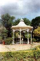 caxambu06xfontedsaxe_vert.jpg (7245 bytes)